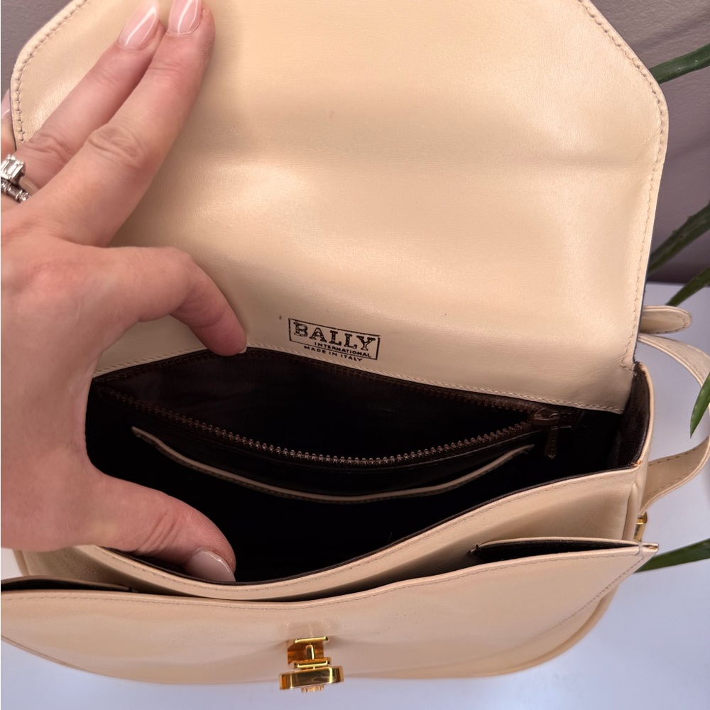 VTG 70s Bally International Cream Leather Shoulder Bag Italy Made Gold Hardware - Picture 8 of 14
